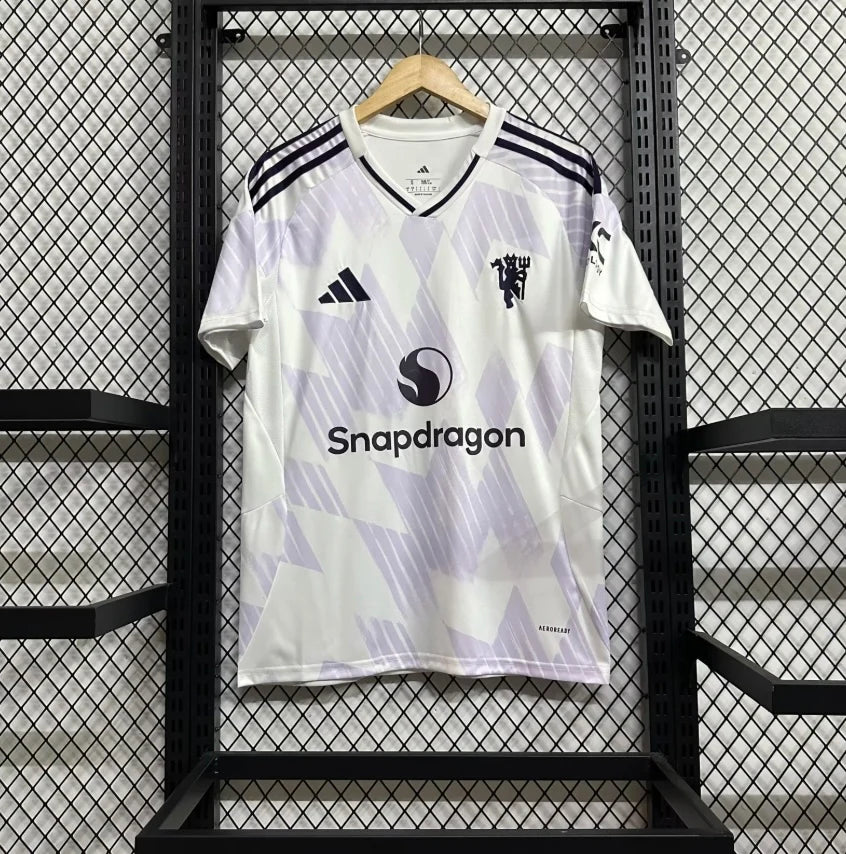 מנצ'סטר יוניטד ספיישל לבן 25/26