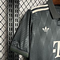 באיירן מינכן חולצה רביעית 24/25